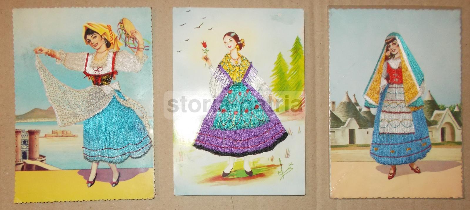 Abruzzo, Scanno, Arte E Folklore, Costumi Popolari, Veduta Con Lago, Con Tessuti Fili immagine 2