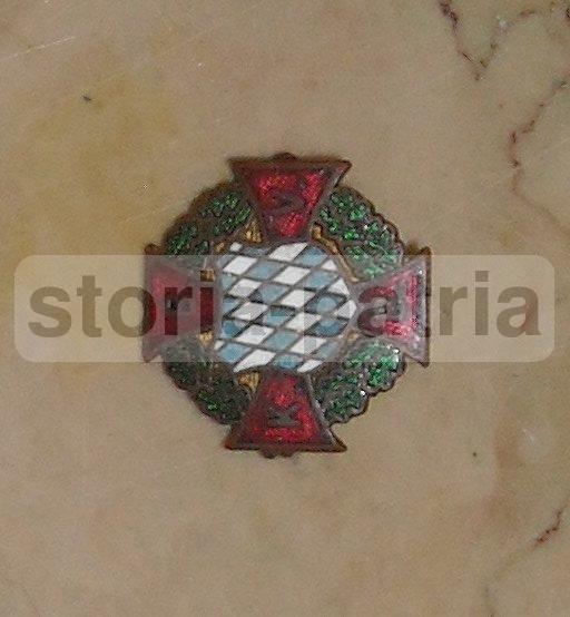 Antica Spilla Da Collezione, Araldica, Medicina, Pubblicitaria d'Epoca, K V B B immagine 2