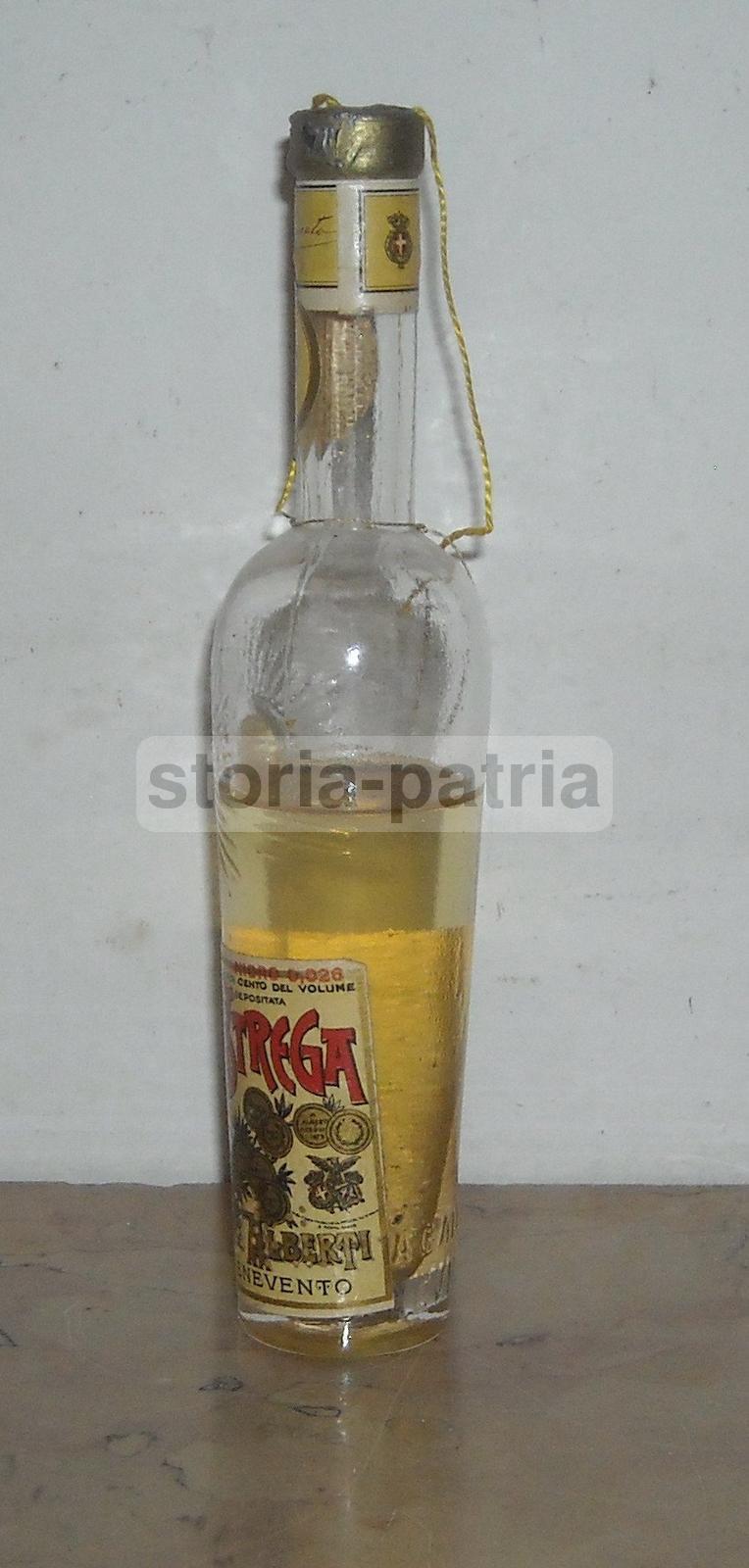 Benevento, Alberti, Liquore Strega, Graziosa Bottiglina, Da Collezione, Con Etichette immagine 5
